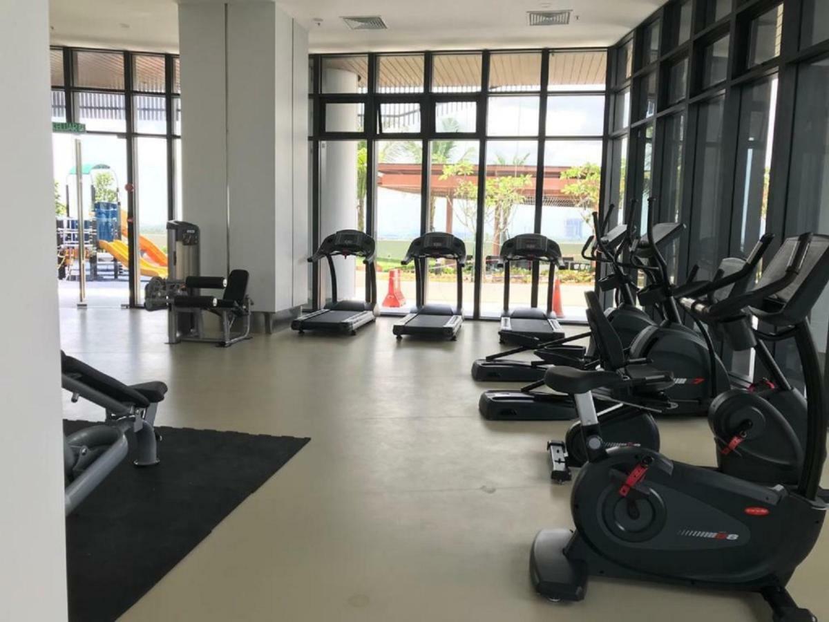 Almas Puteri Harbour Apartman Nusajaya  Kültér fotó