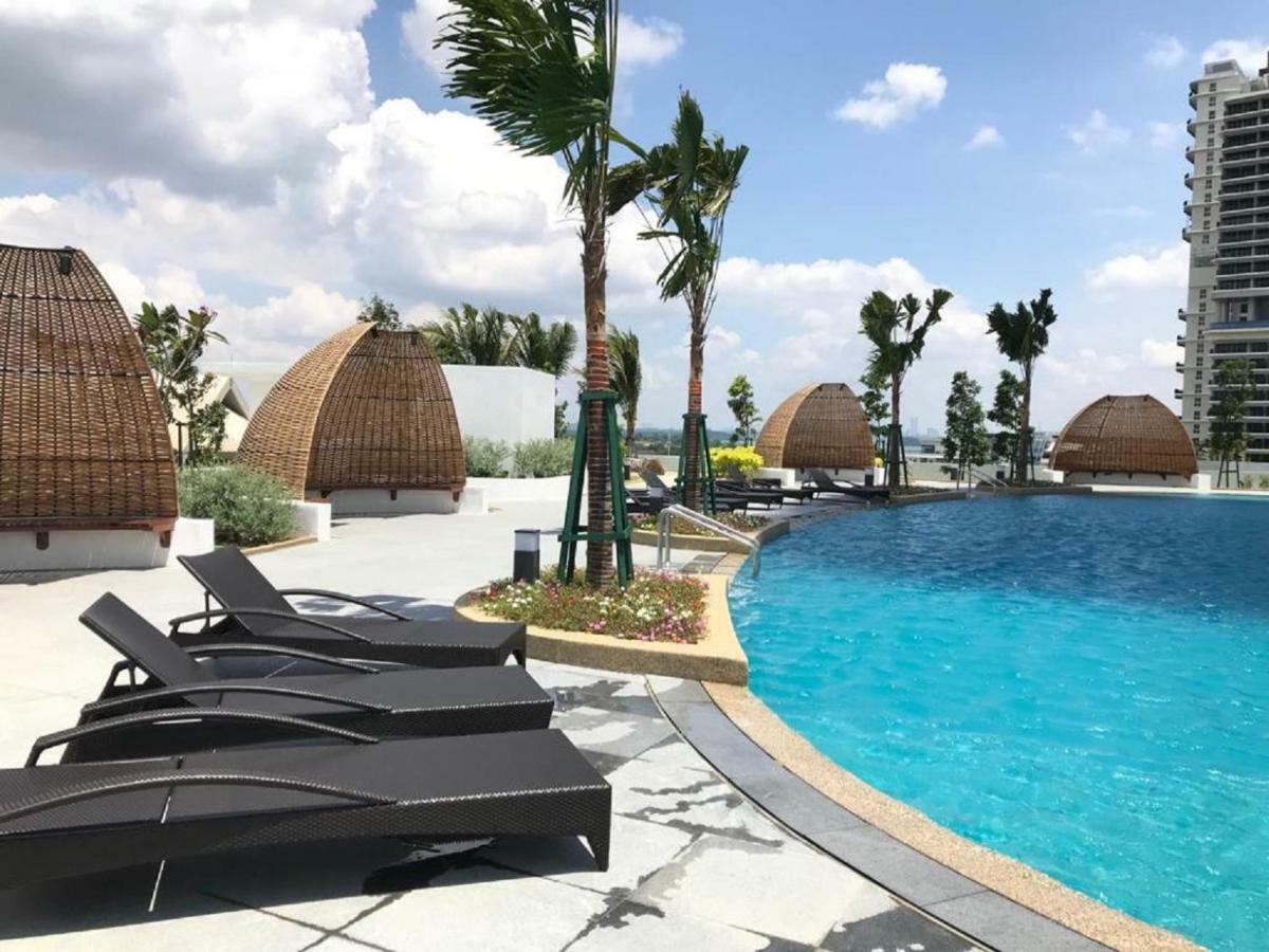 Almas Puteri Harbour Apartman Nusajaya  Kültér fotó