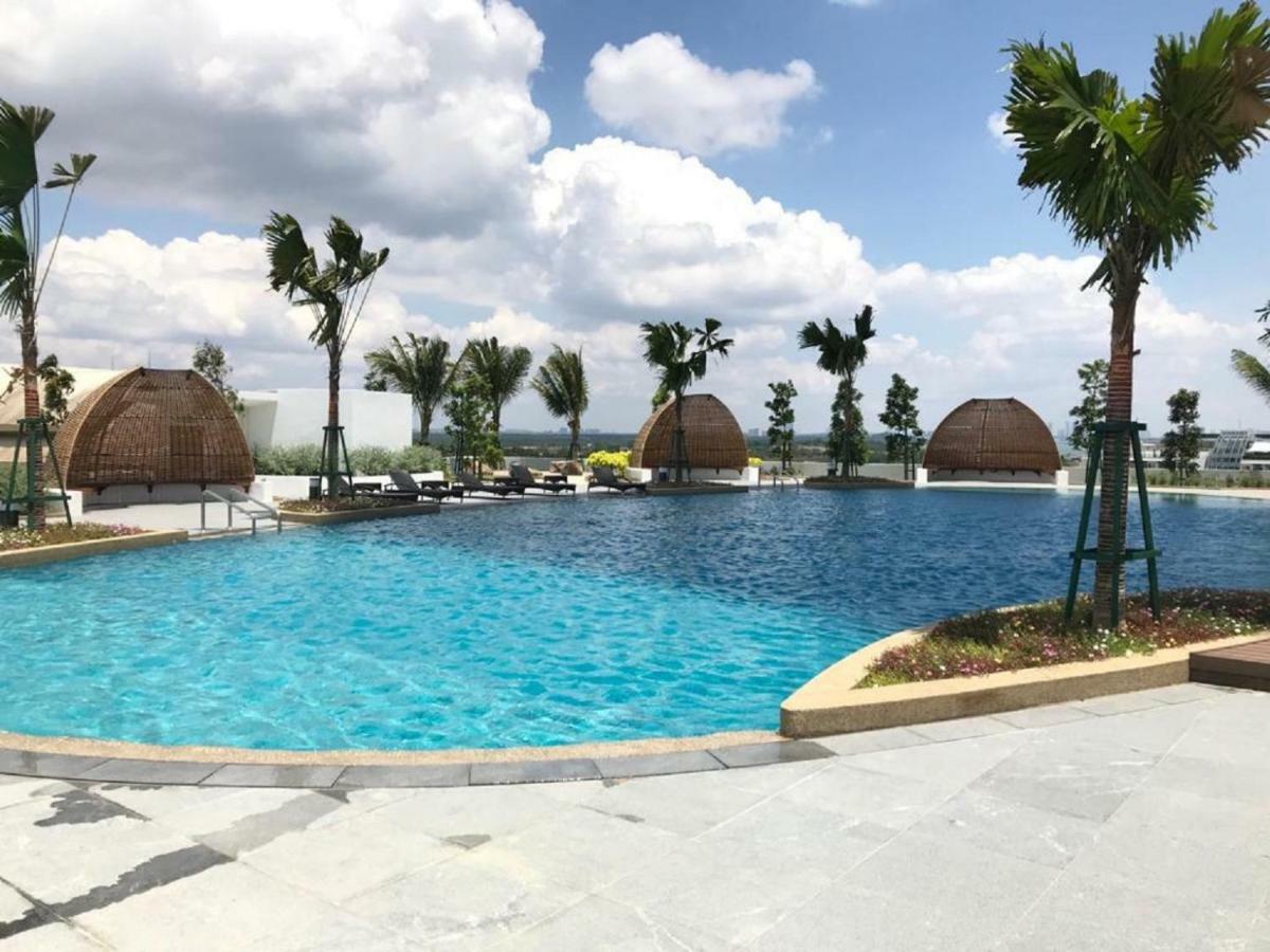Almas Puteri Harbour Apartman Nusajaya  Kültér fotó